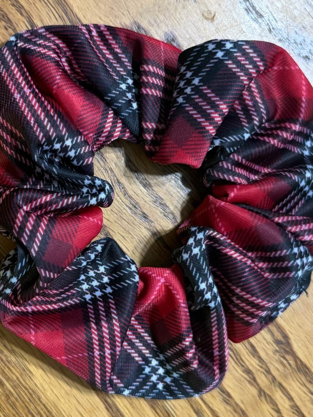 Victoria's Secret Hair Scrunchie Elastic Plaid Red, White & Black